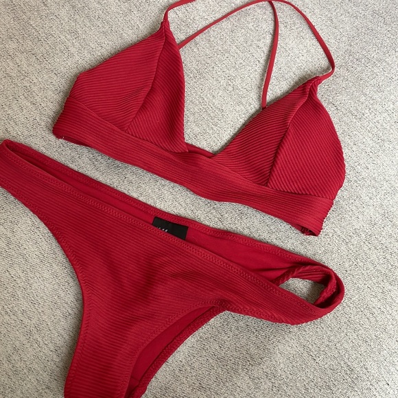 H&M Red Ribbed Bikini Set, size US 4, EUC - Picture 7 of 16